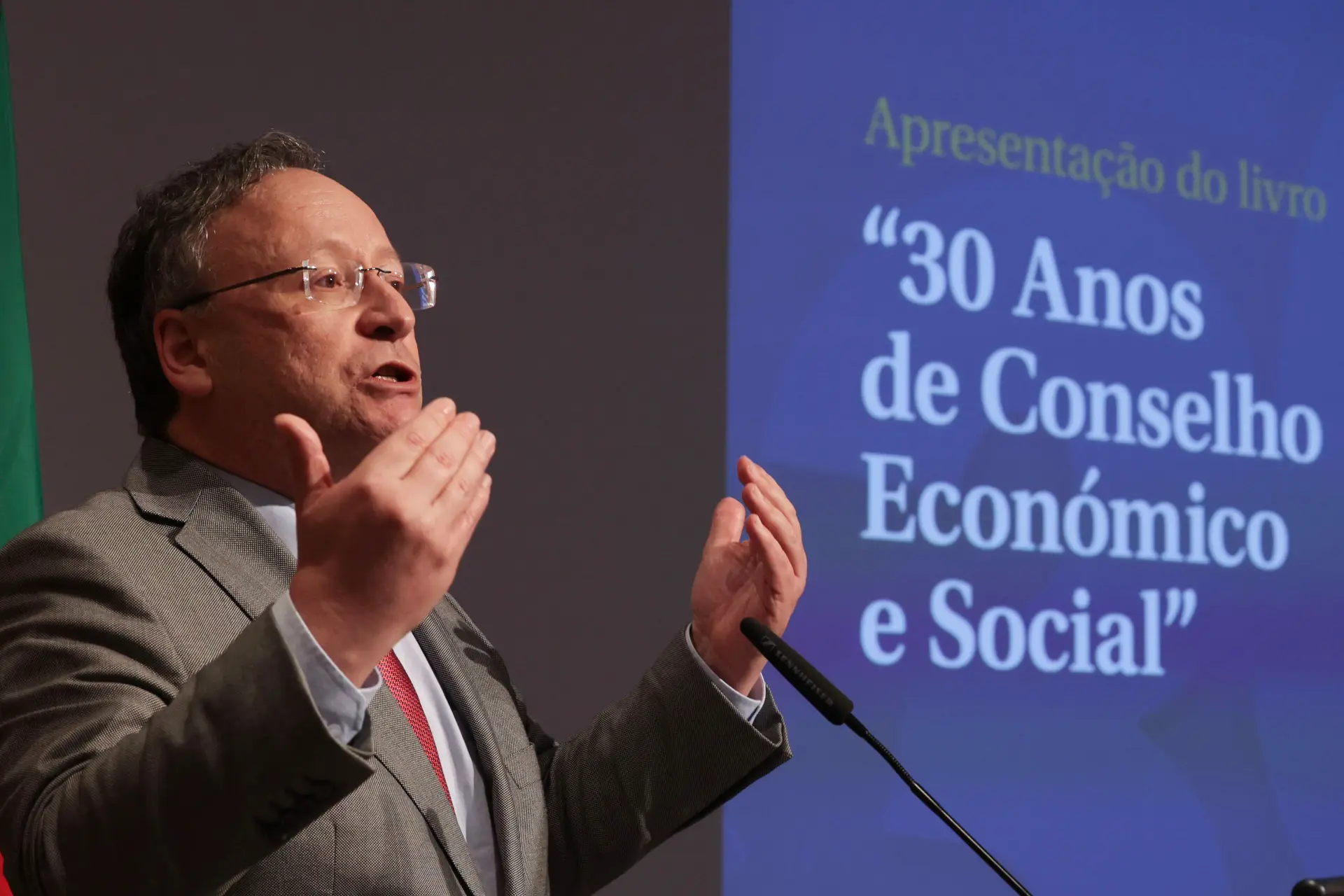 Francisco Assis diz que Galamba "já não devia fazer parte do Governo há muito tempo"