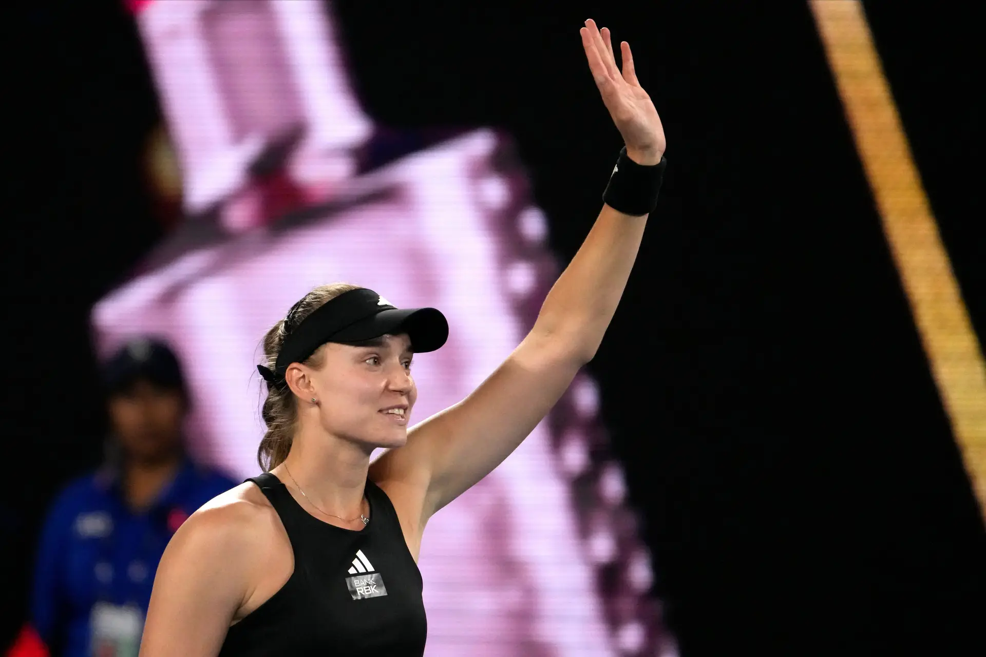 Elena Rybakina vence Azarenka no Open da Austrália e avança para a final