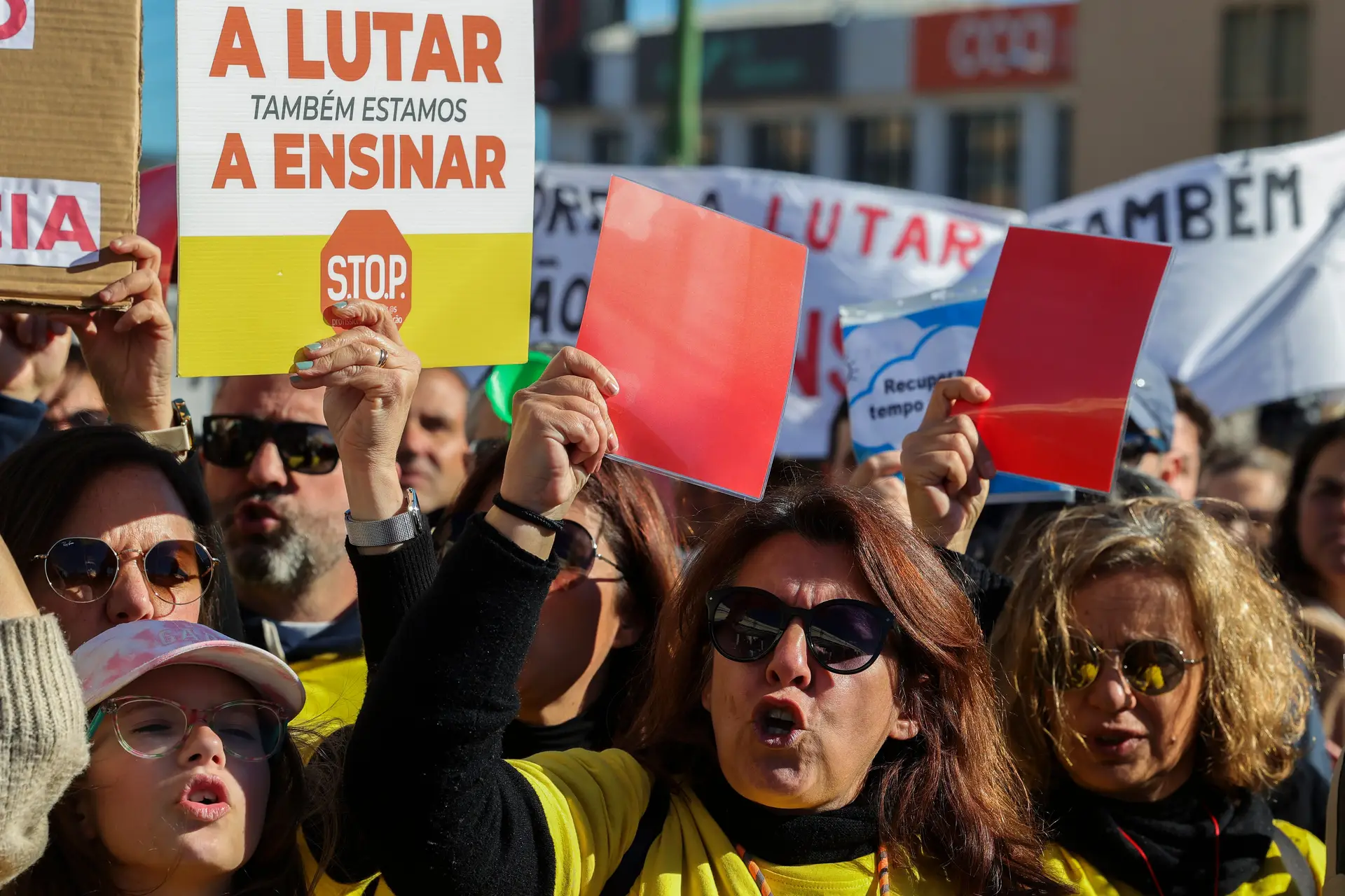 Serviços mínimos nas escolas aplicam-se apenas à greve por tempo indeterminado convocada pelo S.TO.P.
