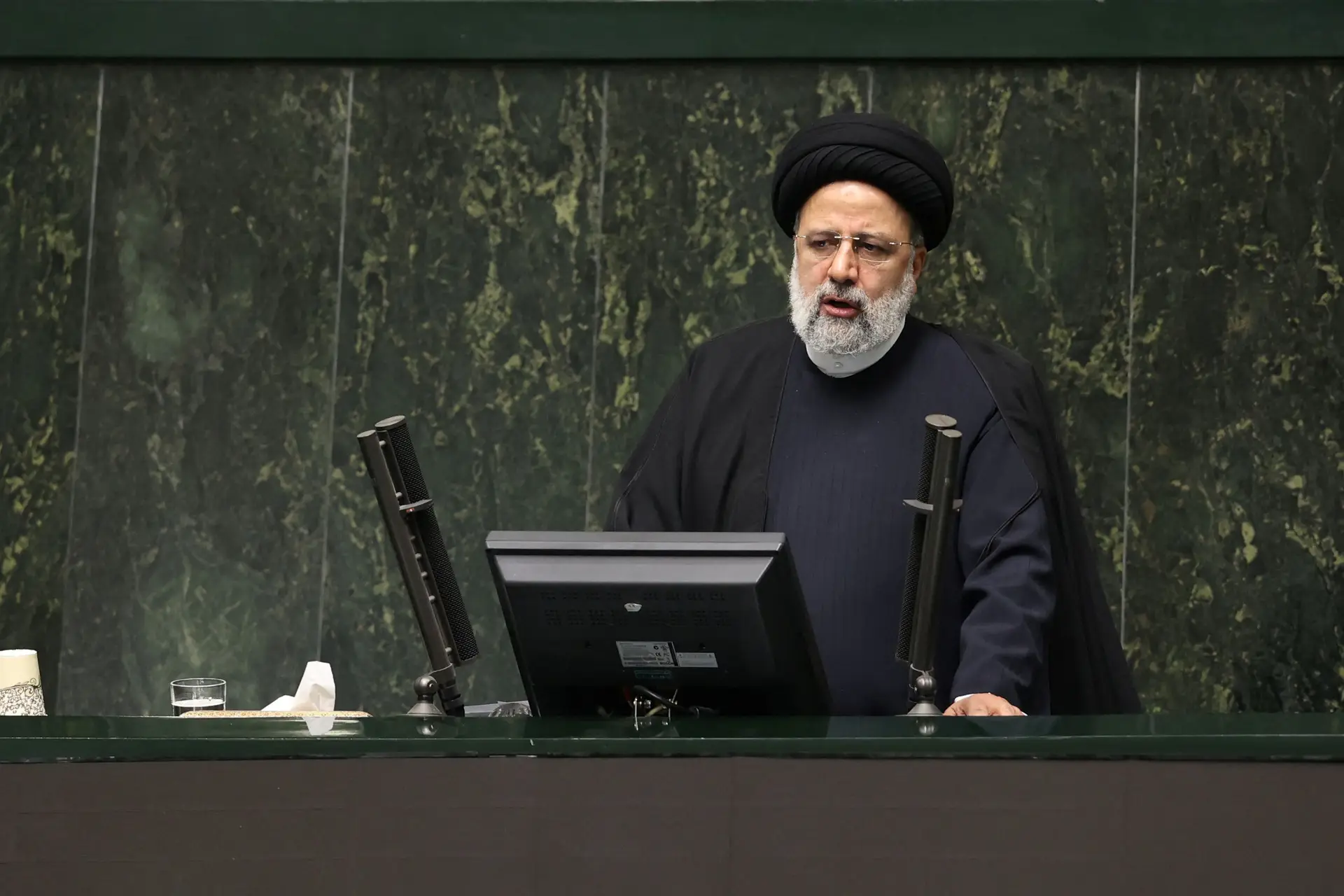 Presidente do Irão vai à Arábia Saudita discutir conflito entre Israel e o Hamas