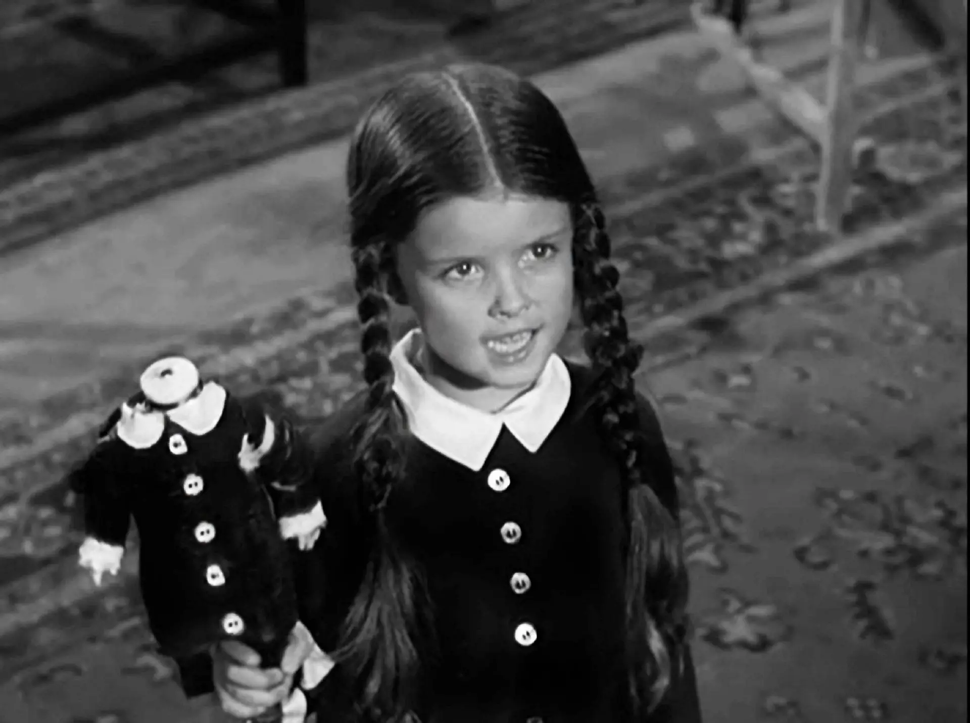 Morreu Lisa Loring, a primeira Wednesday Addams