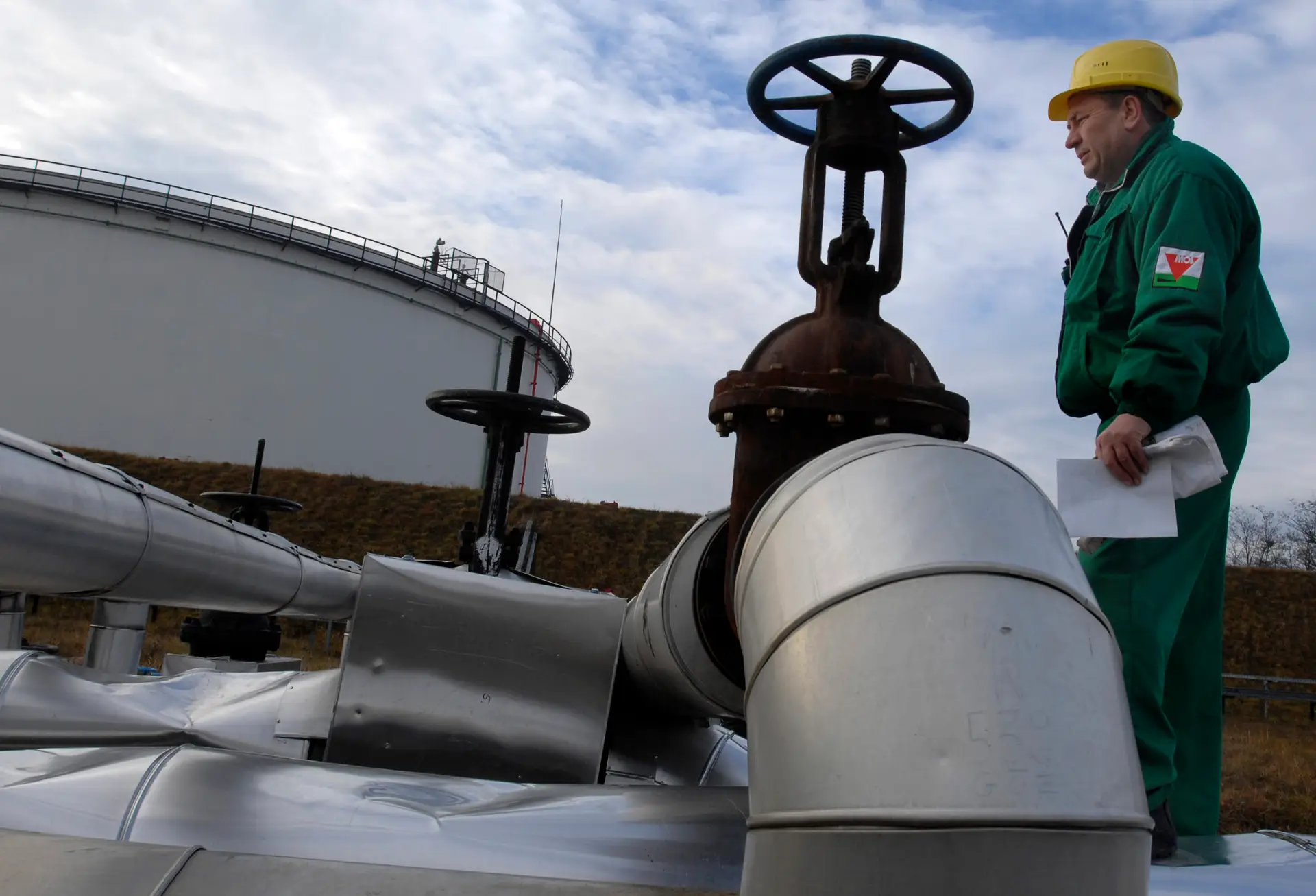 Fuga em oleoduto russo provoca derrame de petróleo de 200 metros quadrados
