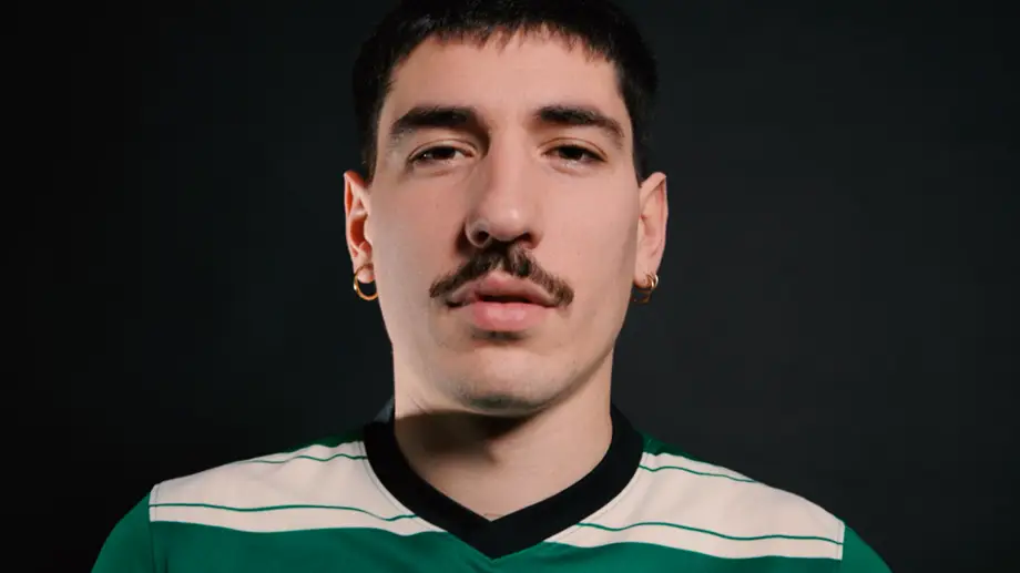 Héctor Bellerín oficializado no Sporting