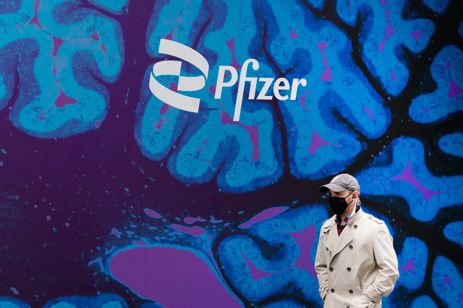 Lucro da Pfizer aumenta 43% em 2022 impulsionado pela vacina contra a covid-19