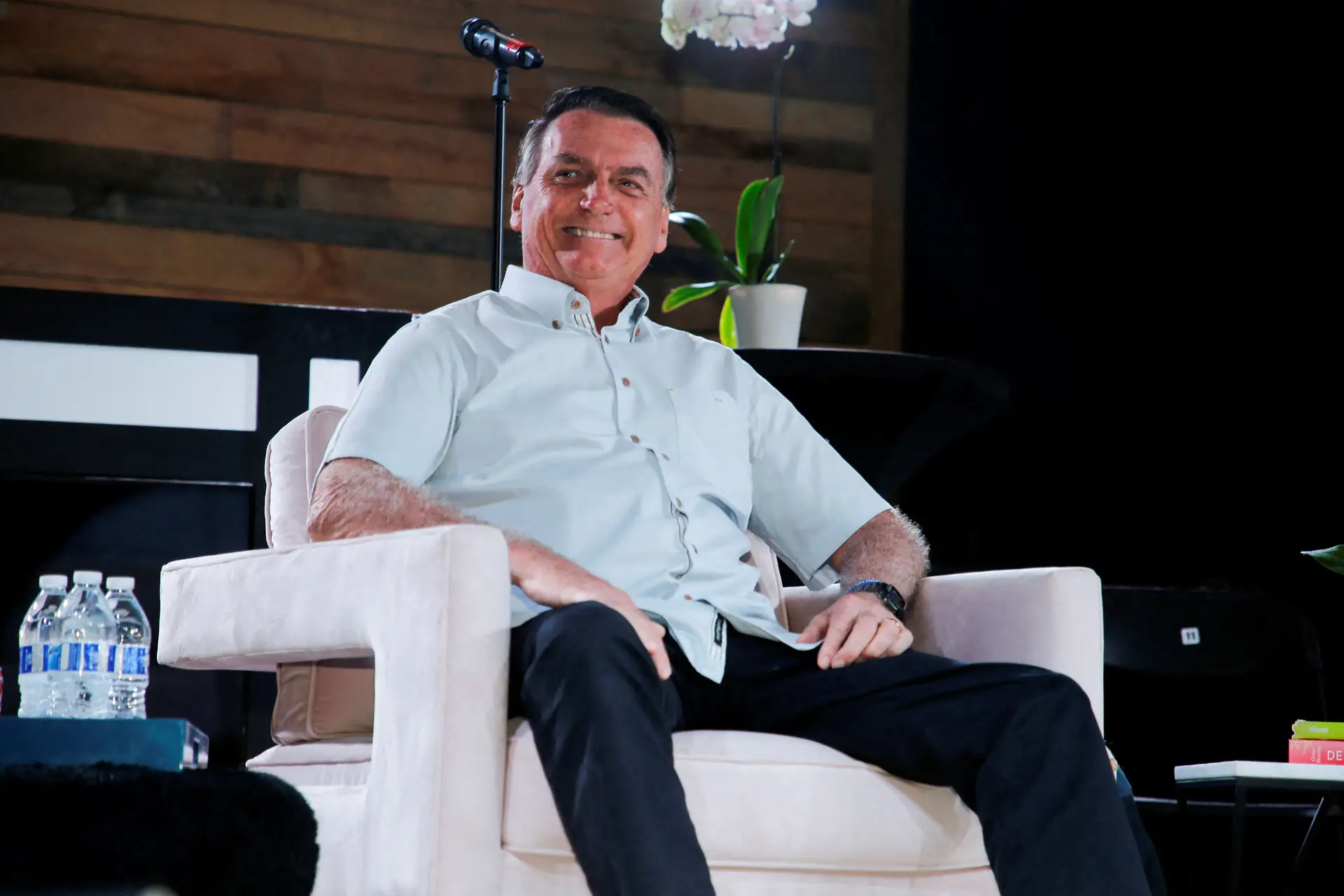 Bolsonaro diz que "por lei" é italiano após pergunta sobre cidadania