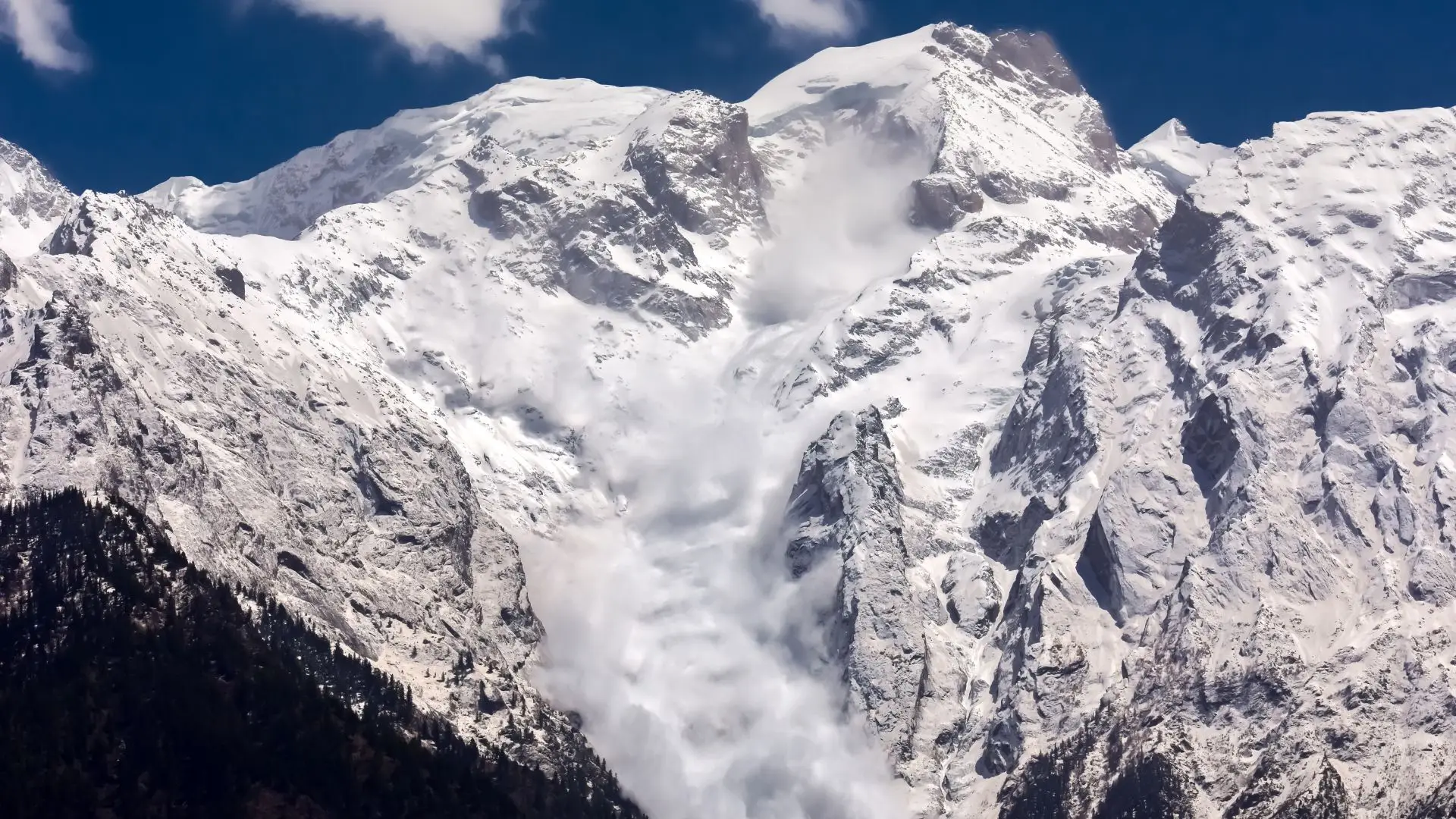 Avalanches provocaram pelo menos oito mortes desde sábado nos Alpes austríacos