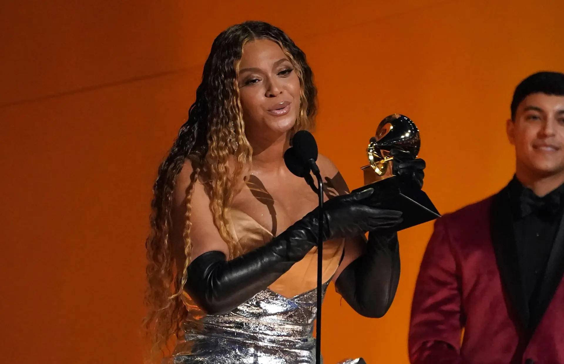 Beyoncé é a artista feminina internacional mais procurada