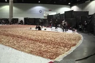 Alcançado na Califórnia o recorde da maior pizza do mundo