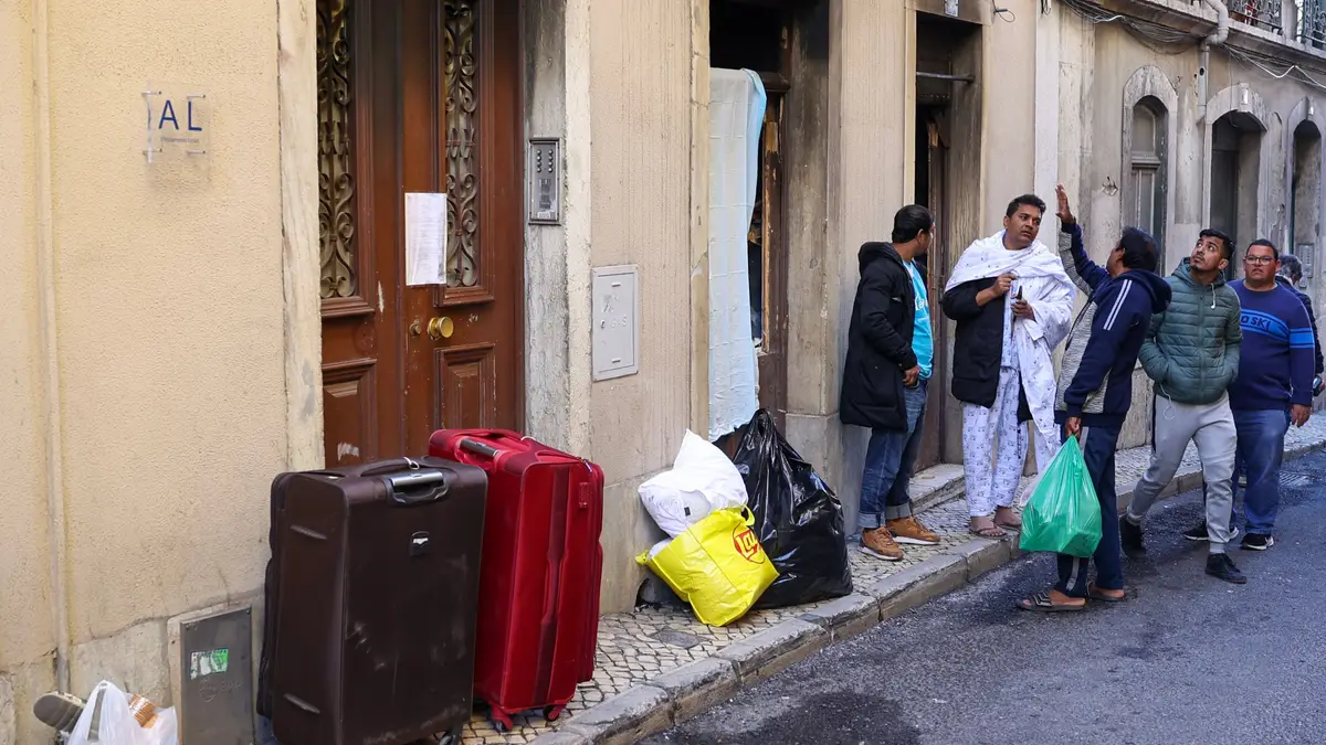 Um incêndio, no número 55 da Rua do Terreirinho, no bairro da Mouraria, provocou no passado sábado, dois mortos e 14 feridos.