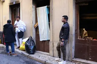 Incêndio na Mouraria: viviam 16 pessoas numa loja arrendada por 750€