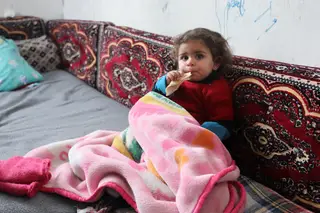 Bebé síria encontrada entre os escombros do sismo já saiu do hospital