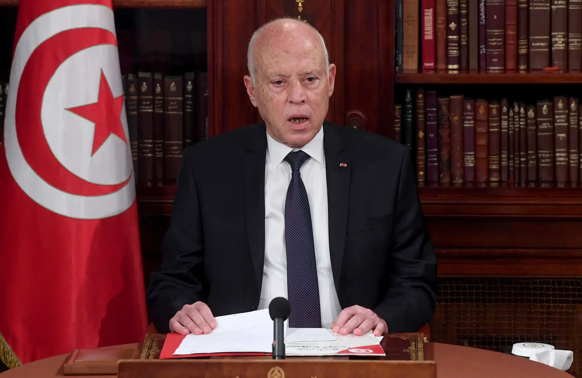 Presidente da Tunísia demite 4º ministro desde o início do ano