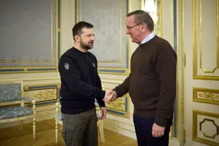 Ministro alemão visita Kiev de surpresa e anuncia envio de dezenas de Leopard 1