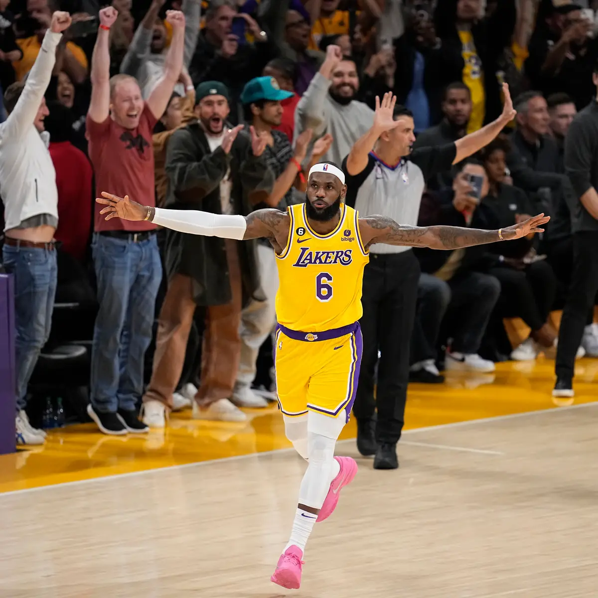 LeBron James torna-se o terceiro melhor marcador da história da NBA