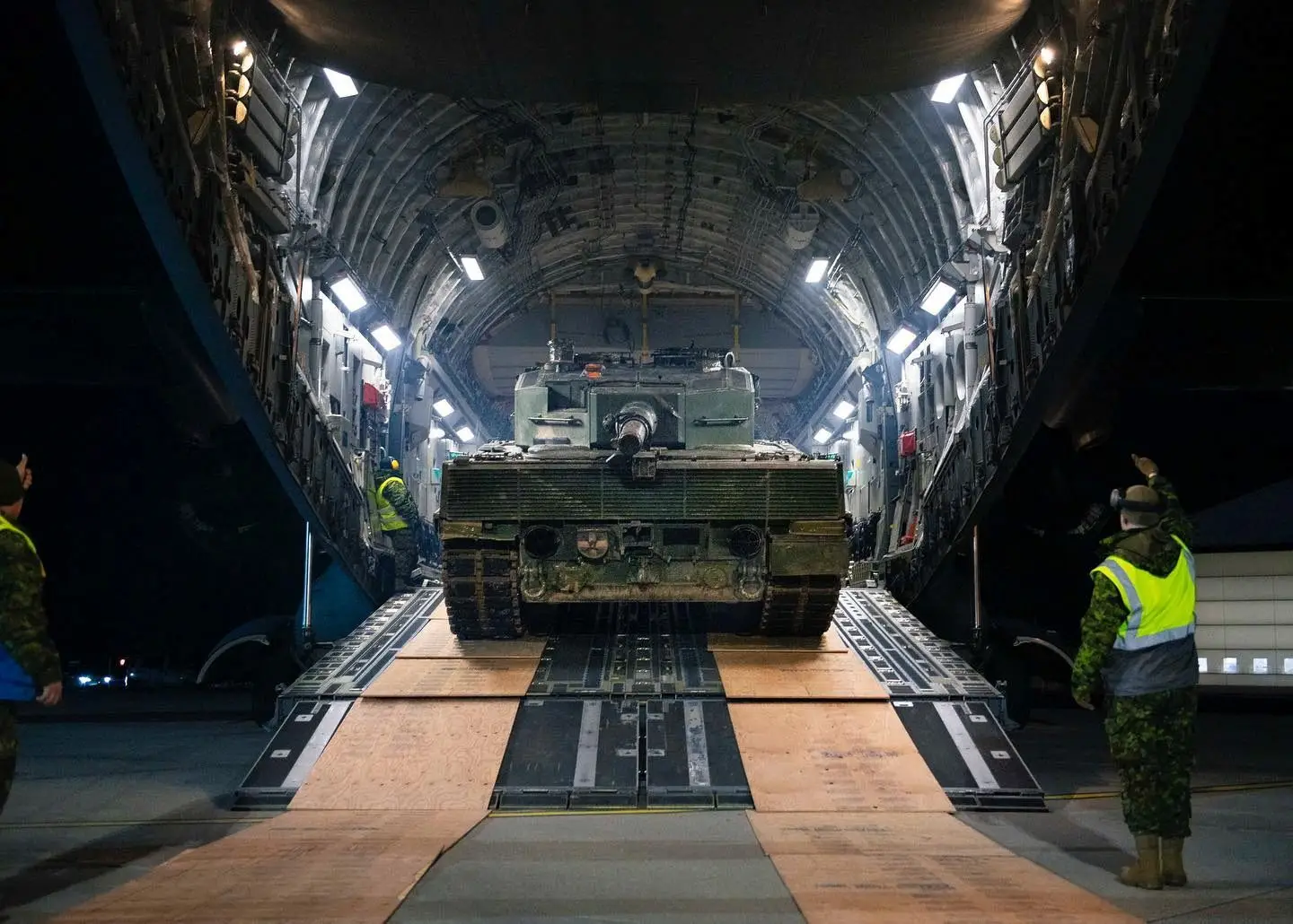 Ucrânia recebe os primeiros tanques Leopard 2 da Polónia