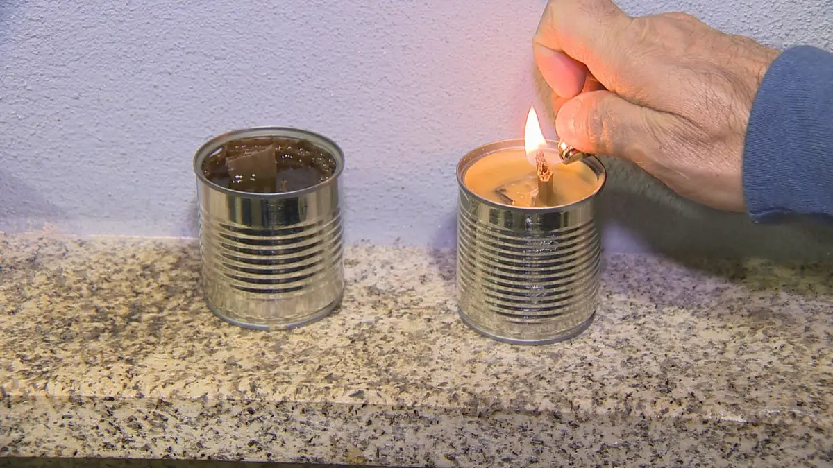 Associação de pais do Agrupamento de Escolas Emídio Garcia, de Bragança, mobilizou-se para fabricar lamparinas de calor para enviar para a Ucrânia.