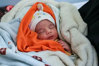 Dar à luz com os persistentes obstáculos em Taiz, Iémen