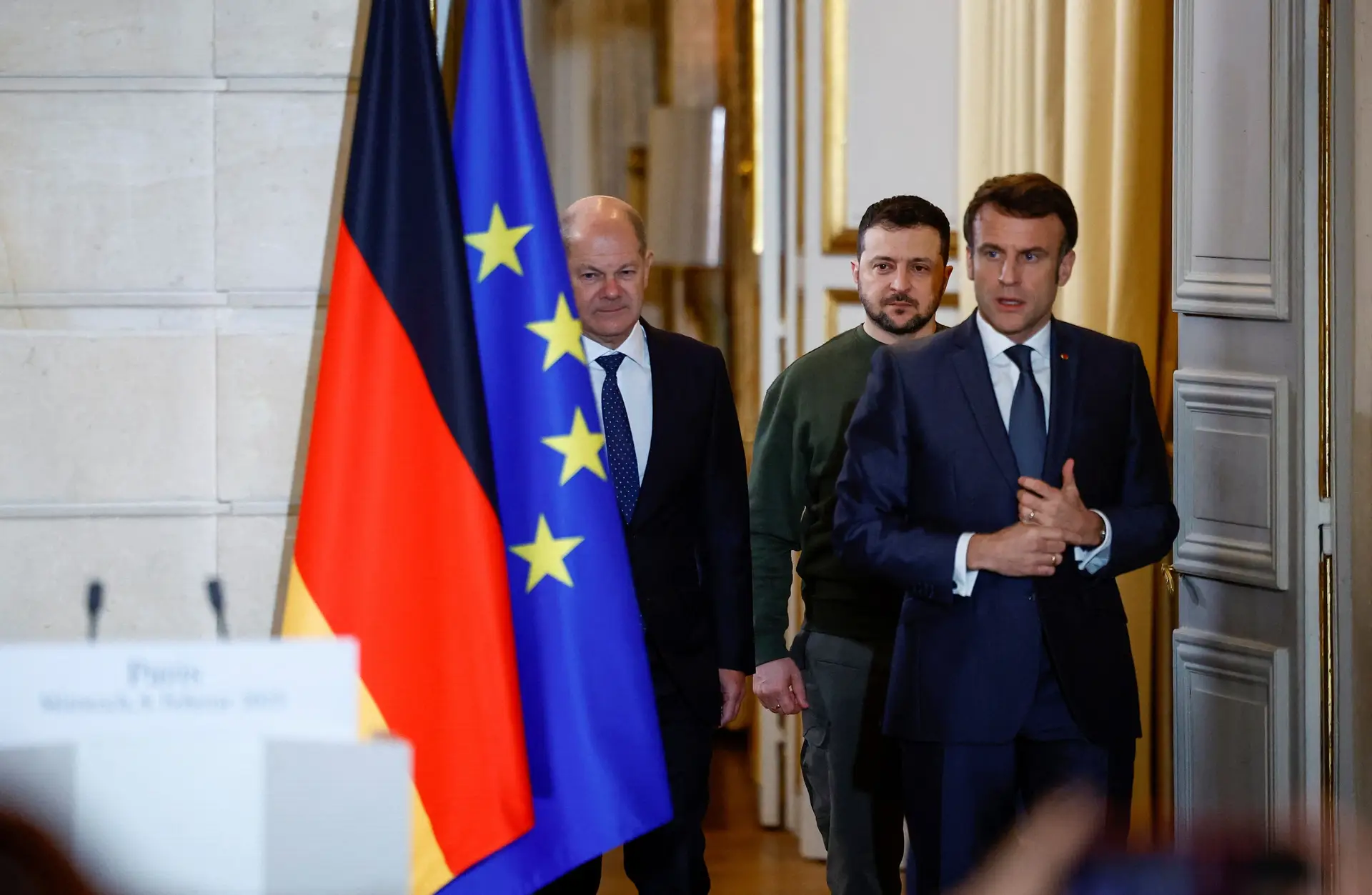 Zelensky parte para Paris ainda este domingo
