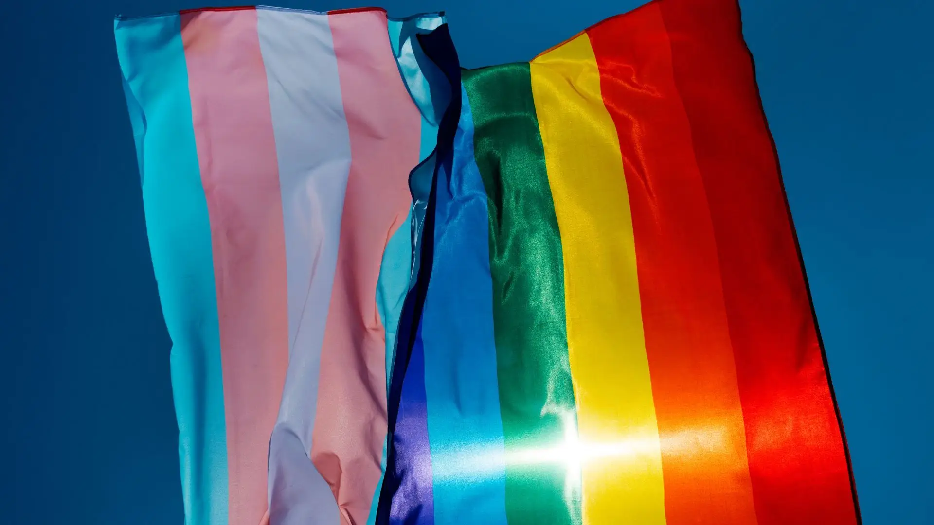 Espanha aprova "lei trans" que permitirá mudar de género a partir dos 12 anos sem parecer médico