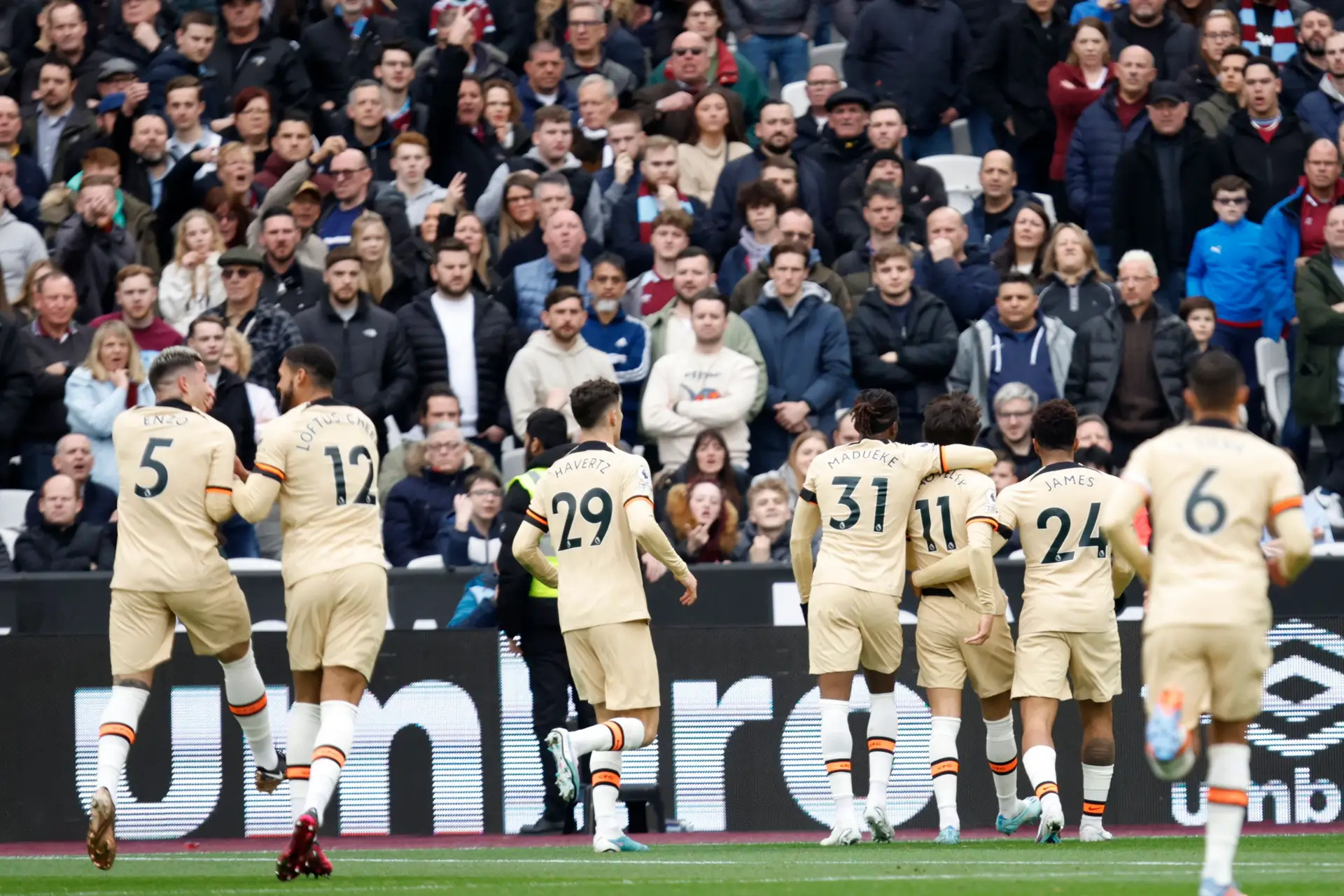 Félix estreia-se a marcar pelo Chelsea no terceiro empate consecutivo da equipa