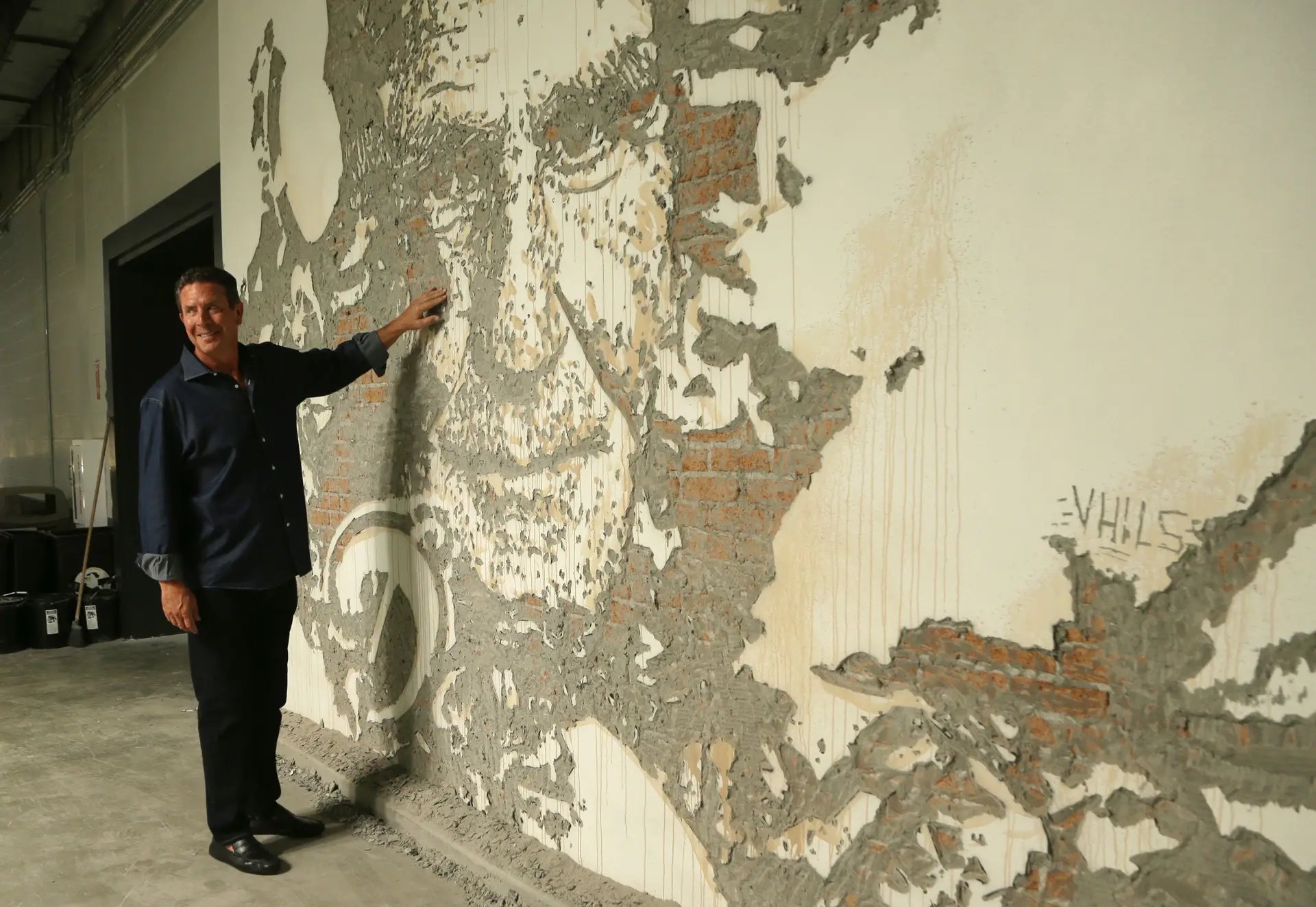 Alexandre Farto mais conhecido por Vhils