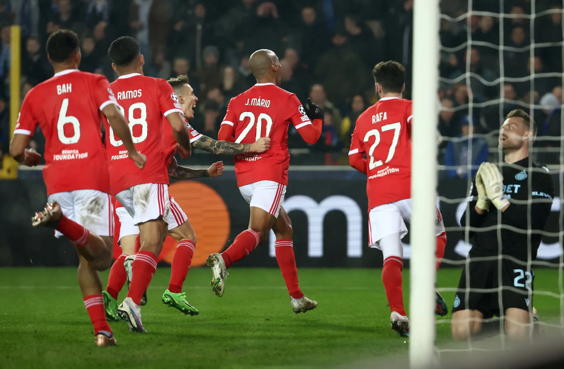 Benfica goleia Club Brugge e está nos quartos de final da Liga dos  Campeões. Veja os golos