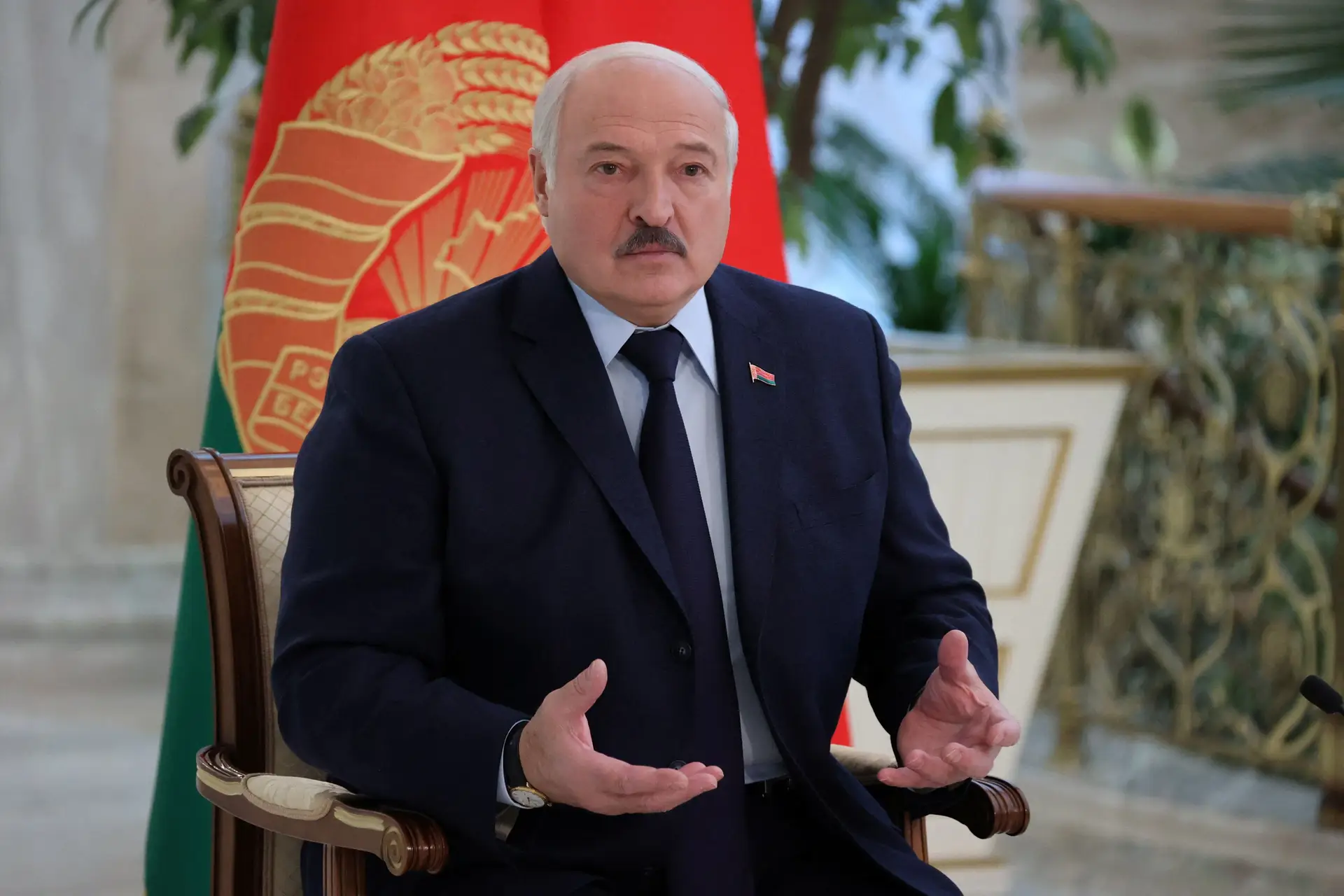 Presidente bielorrusso confirma ataque a avião de guerra russo em Minsk