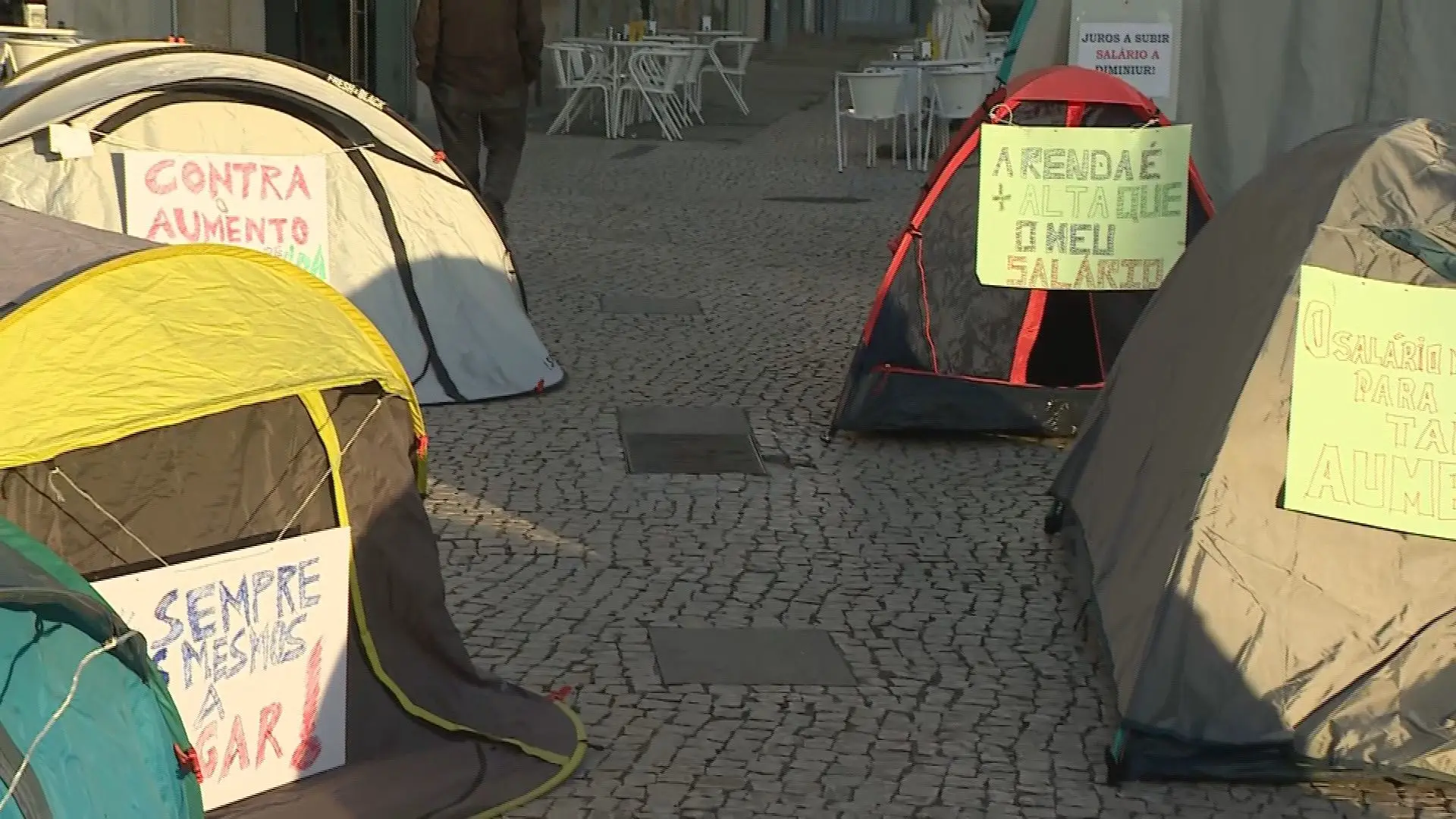 Estudantes e famílias "acampam" em Braga por melhores acessos à habitação
