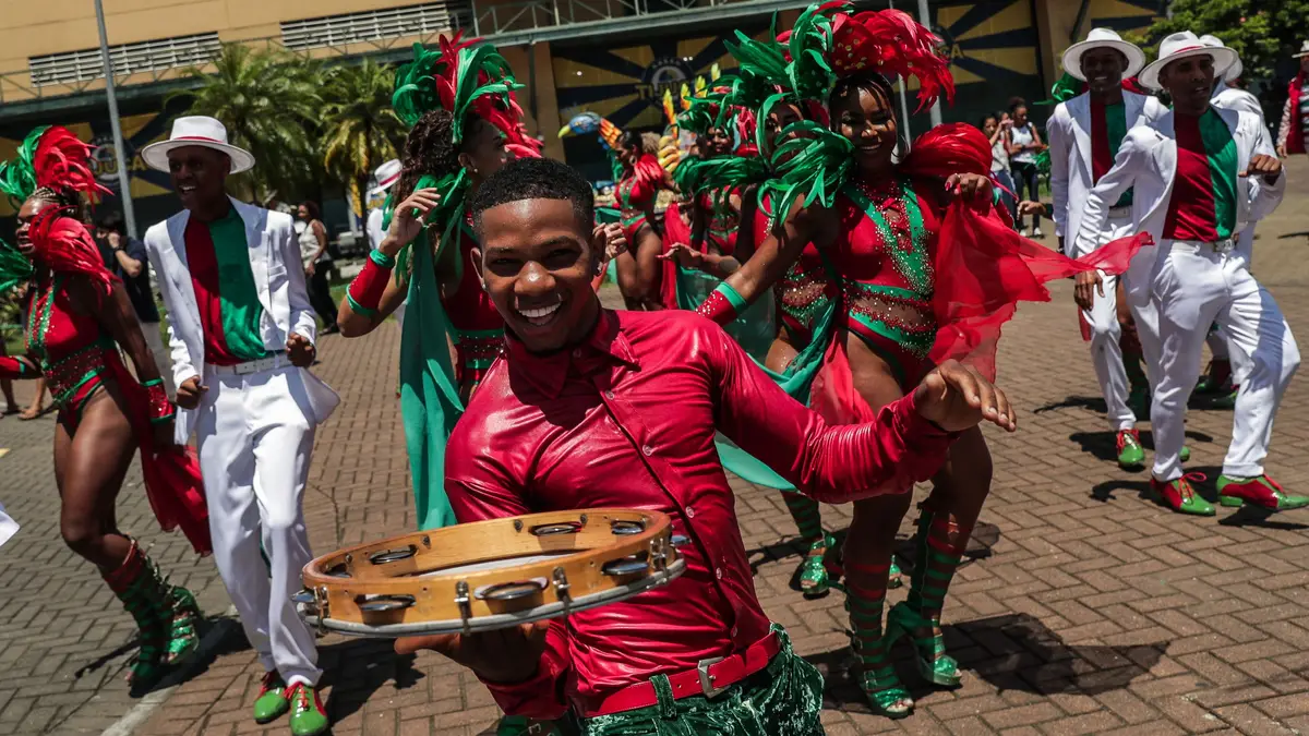 ros da escola de samba Academicos Grande Rio ensaiam para a festa mais emblemática do Brasil, nos dias 19 e 20 de fevereiro
