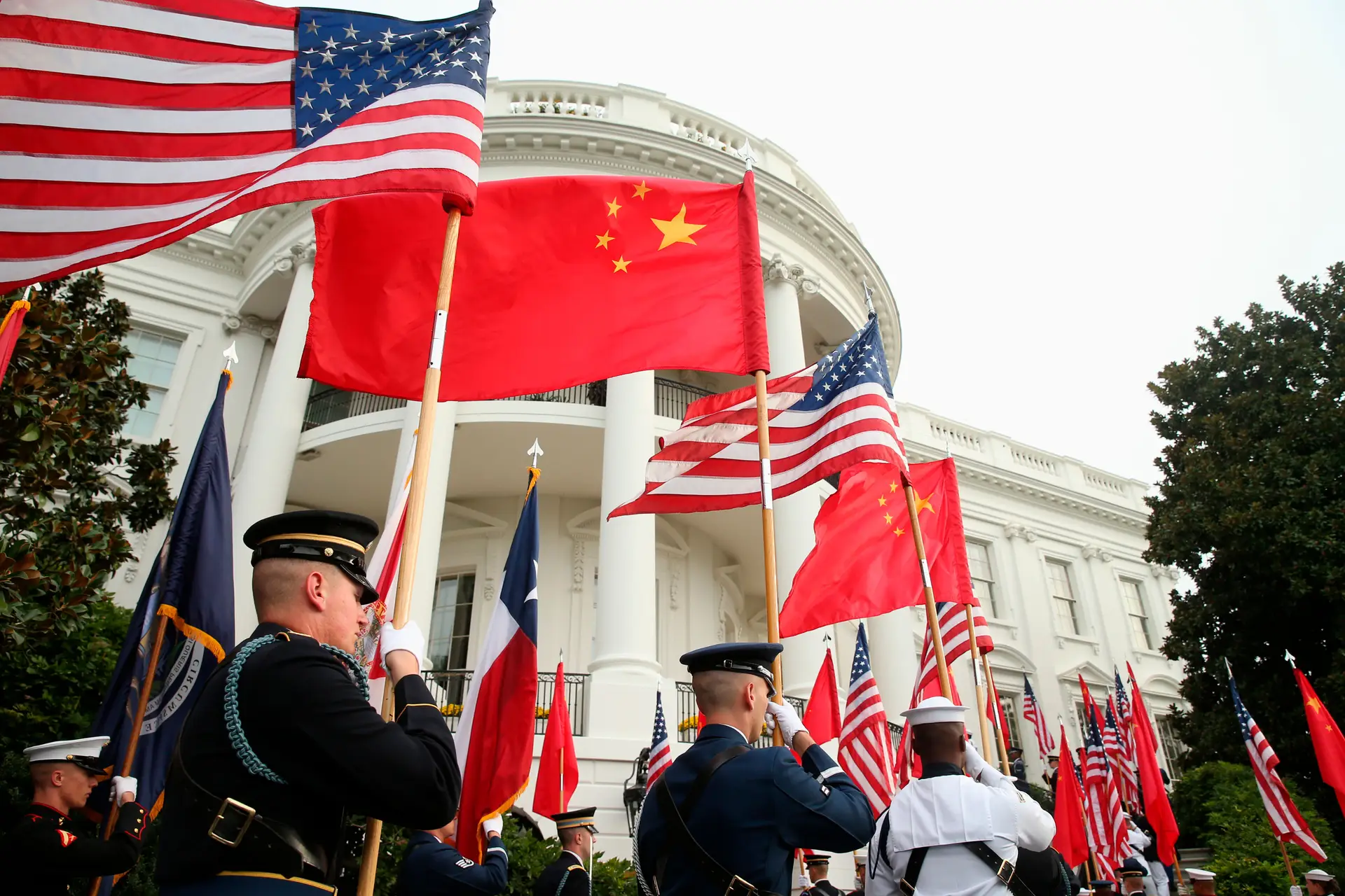 Redução de tarifas: acordo comercial entre EUA e China entra em vigor