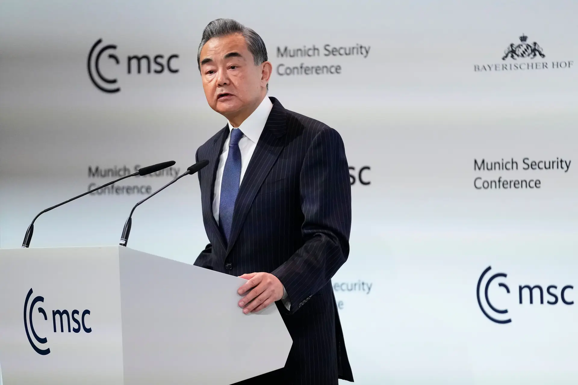 China diz estar a preparar iniciativa para acabar com guerra na Ucrânia