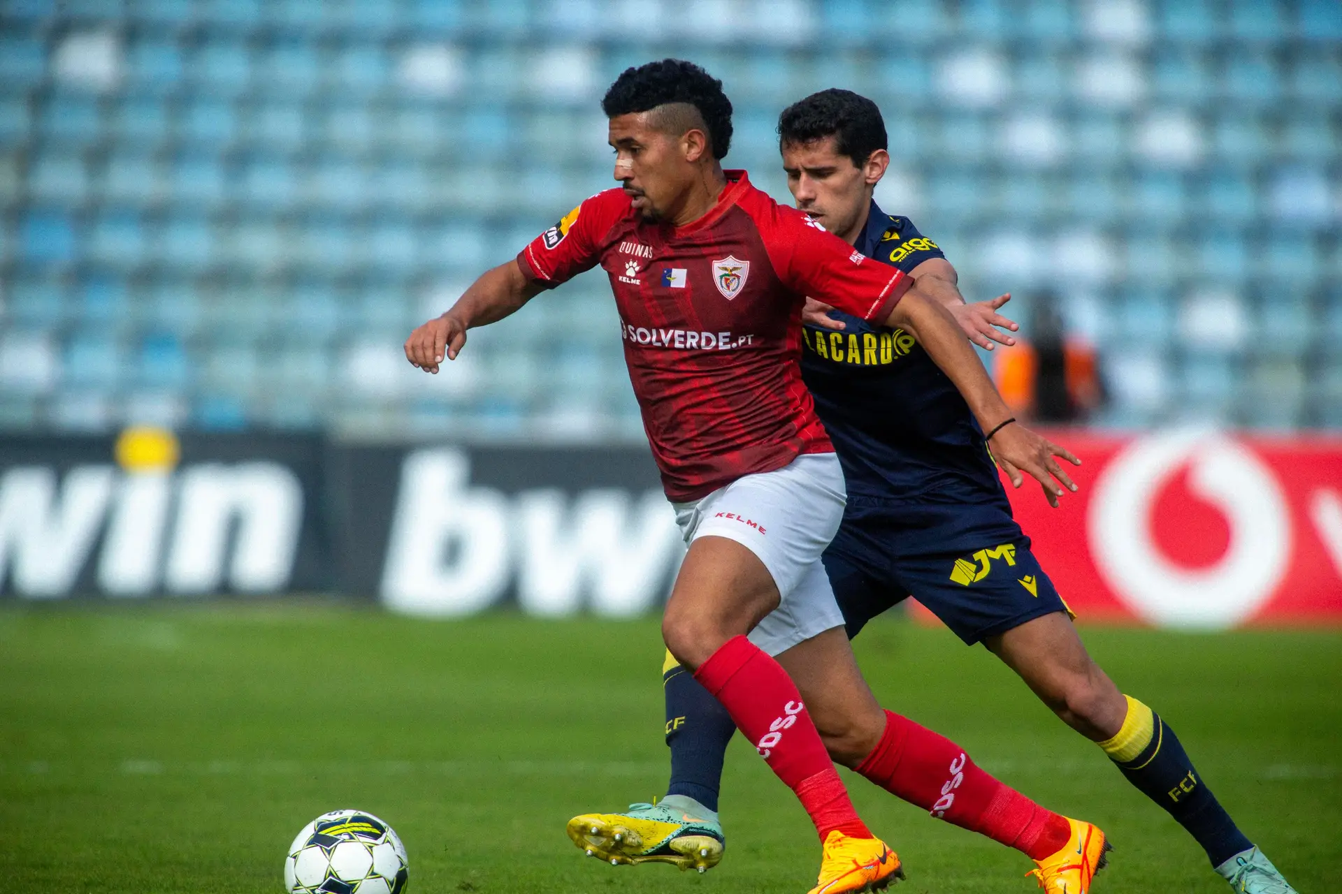 Famalicão vence Santa Clara e afastase dos últimos lugares SIC Notícias