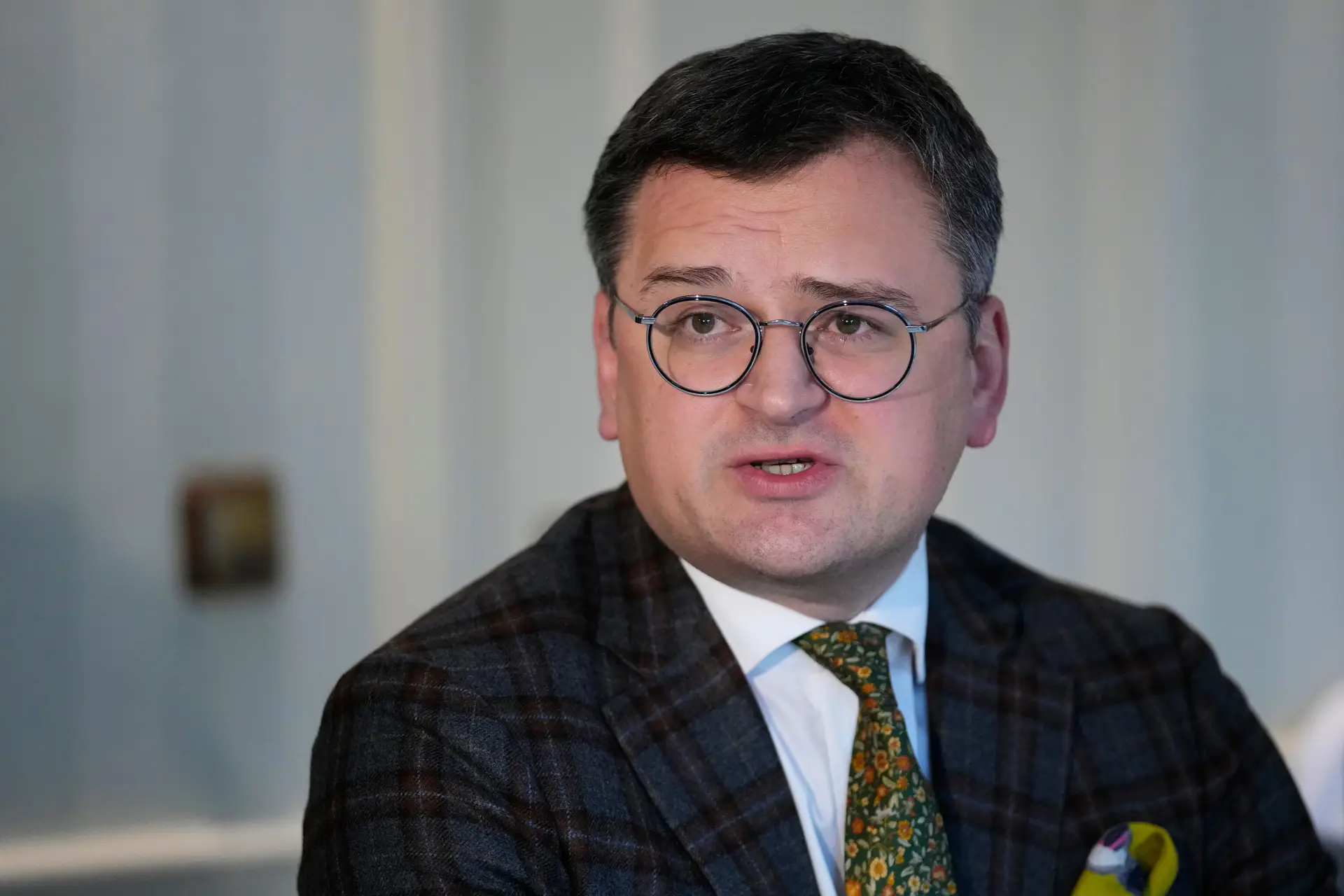 Kuleba diz que visita de Biden mostrou que "ninguém tem medo" da Rússia