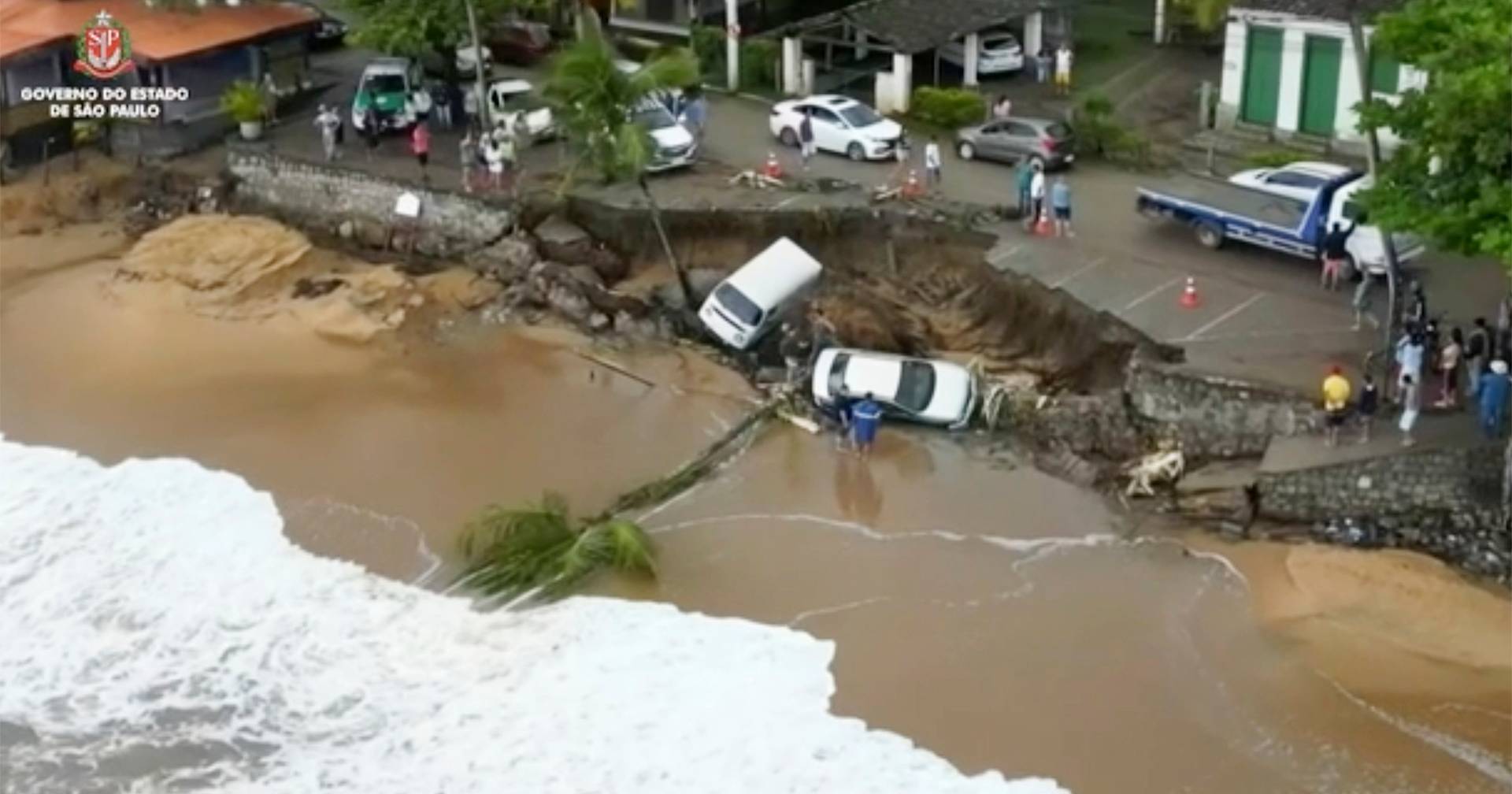 Chuvas Fortes E Deslizamentos De Terra Fazem Dezenas De Mortos Em São Paulo Sic Notícias 