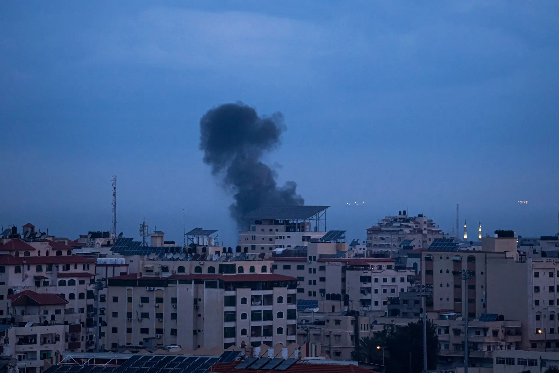 Ataque aéreo israelita no oeste da Faixa de Gaza, quinta-feira, 23 de fevereiro de 2023.