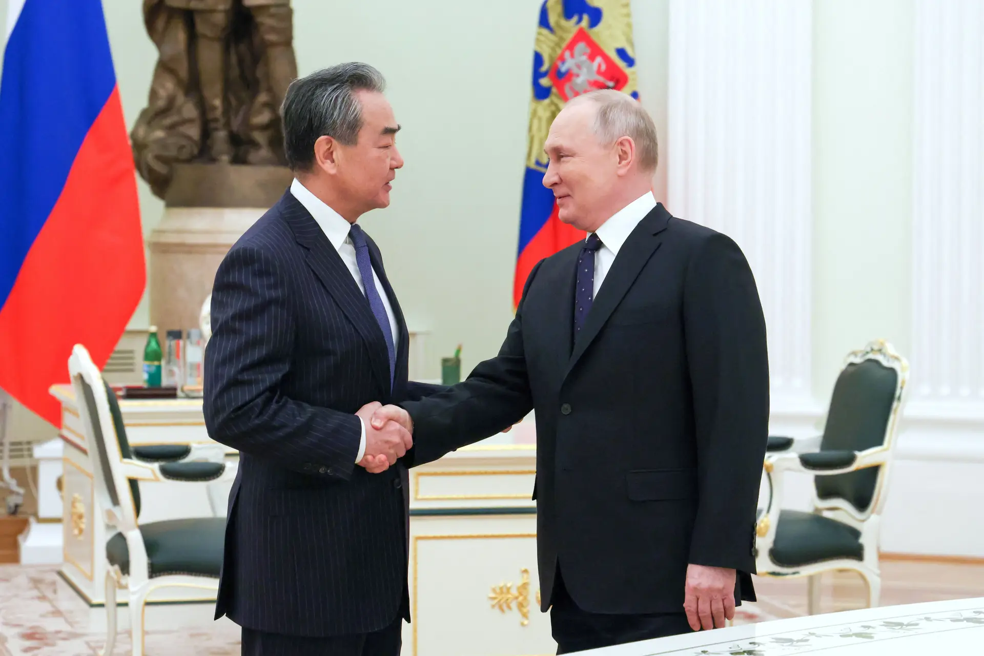 NATO regista "alguns sinais" sobre um possível apoio da China à Rússia