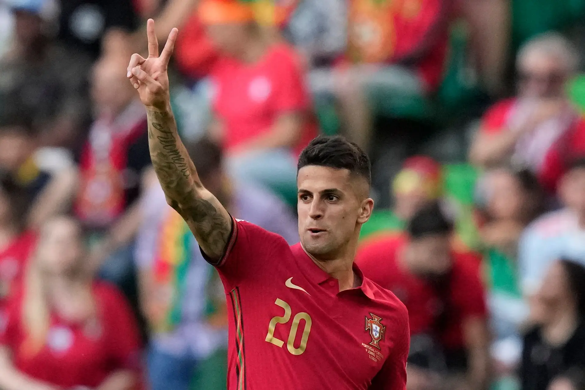 "Somos um dos favoritos a vencer o Euro2024", considera João Cancelo