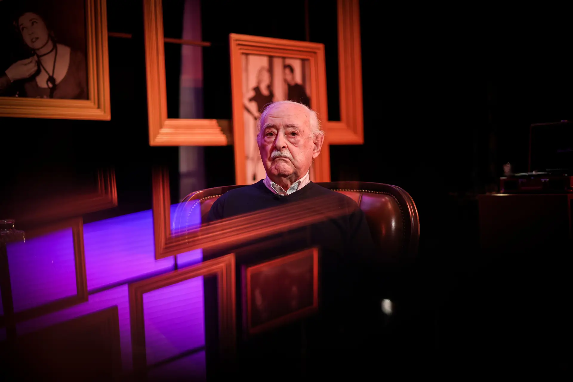 O ator Ruy de Carvalho, com quase 81 anos de carreira, a um dia de comemorar 96 anos de idade.