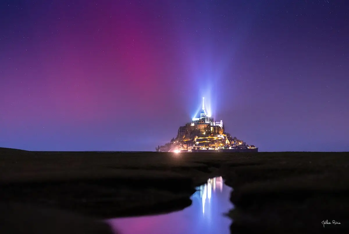 Aparição rara da aurora boreal invade os céus de França