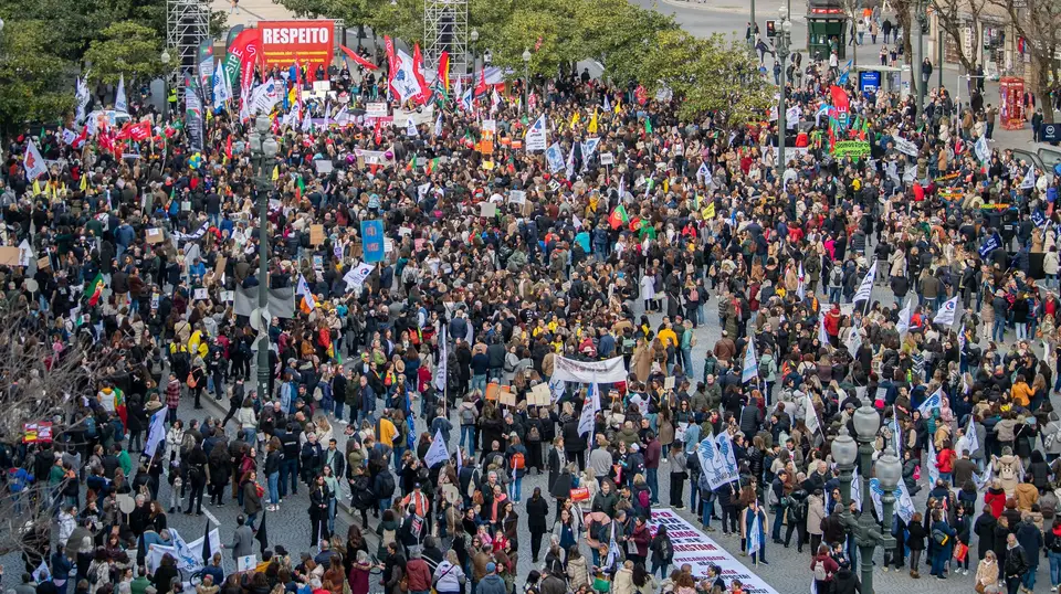 Manifestação de professores convocada por oito estruturas sindicais, no Porto.