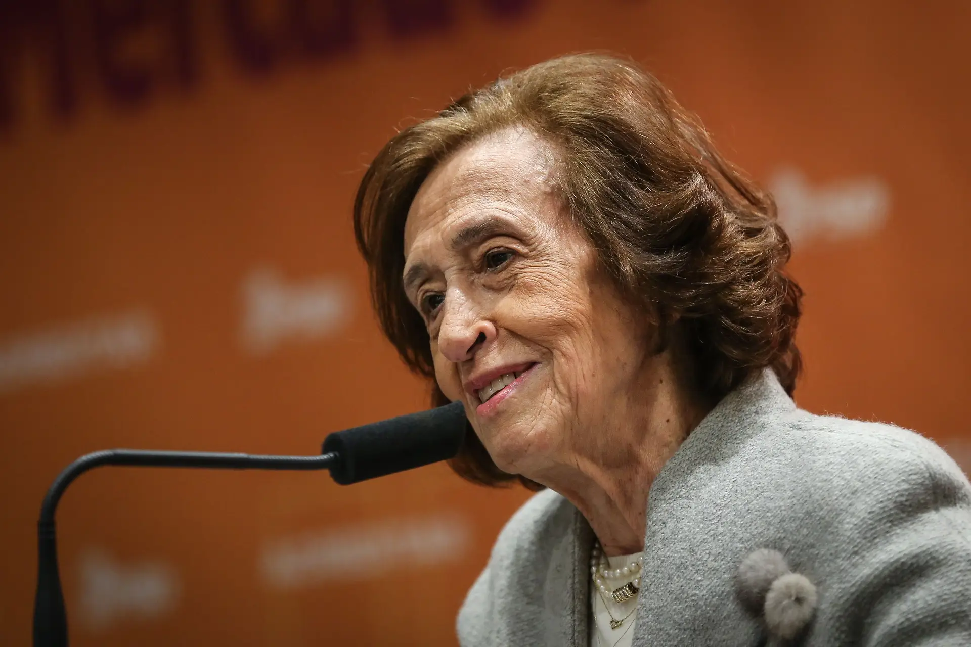 Manuela Ferreira Leite pede a Montenegro que não desista e apela à sua recondução no PSD