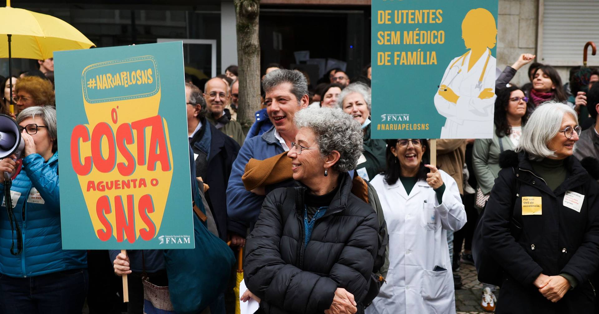 Médicos Protestam Em Frente Ao Ministério Da Saúde Sic Notícias