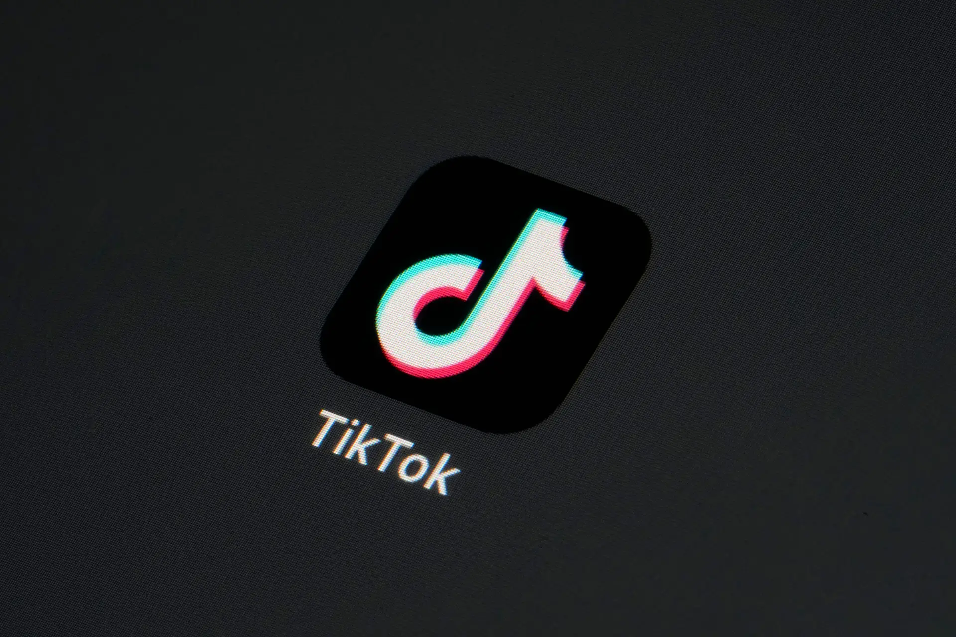 TikTok encerra programa que podia viciar utilizadores após processo da UE