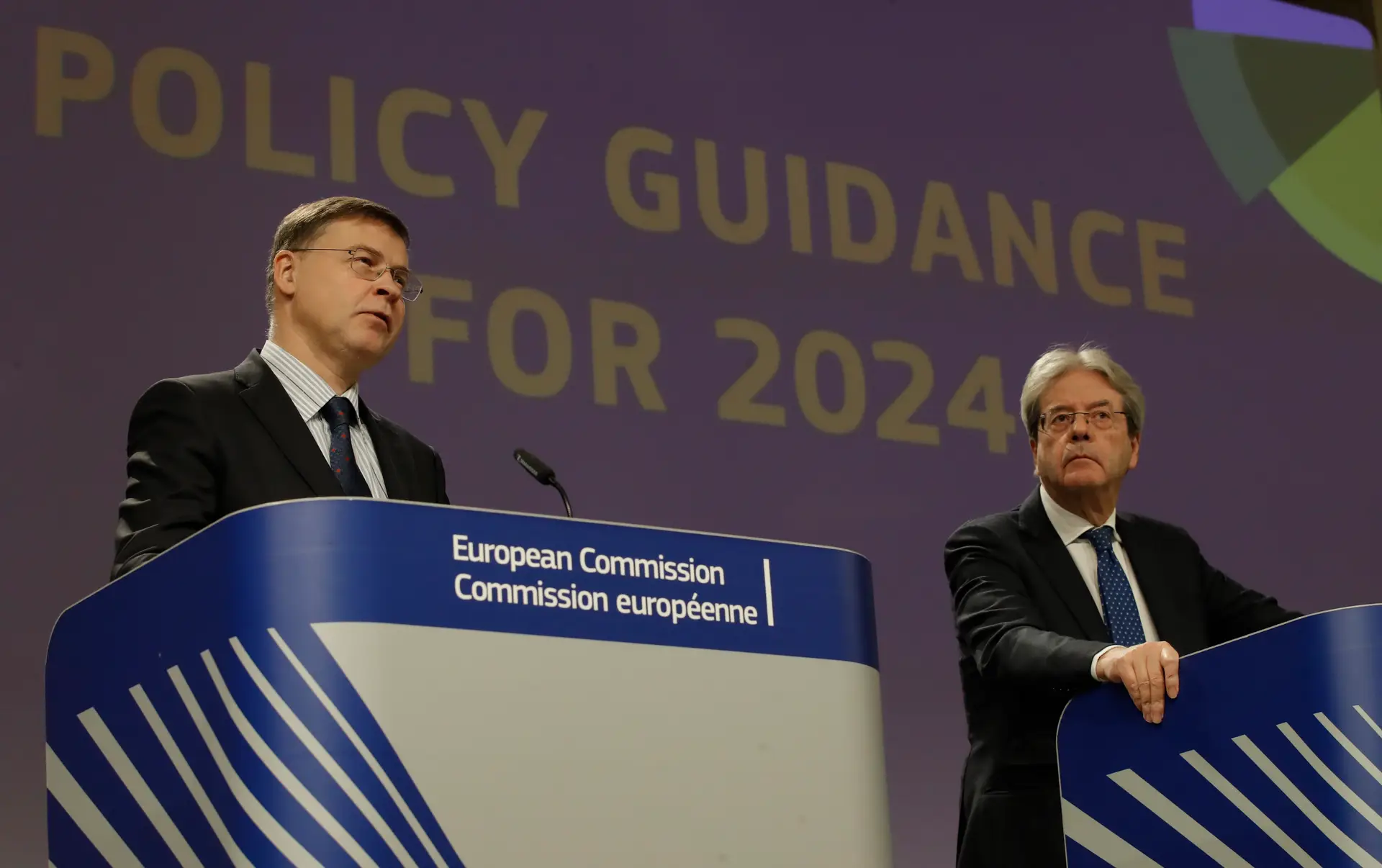 Bruxelas propõe retomar procedimentos por défice excessivo na primavera de 2024
