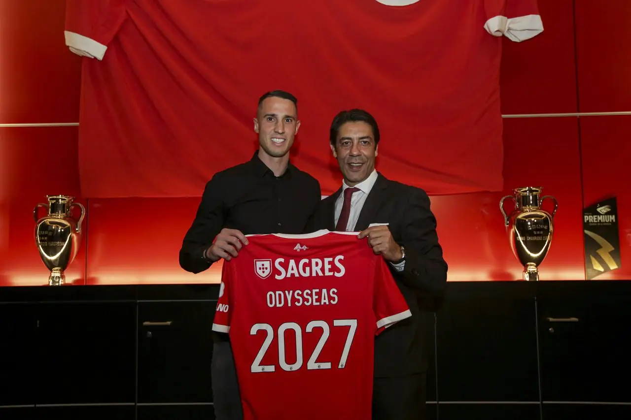 Vlachodimos renova com o Benfica