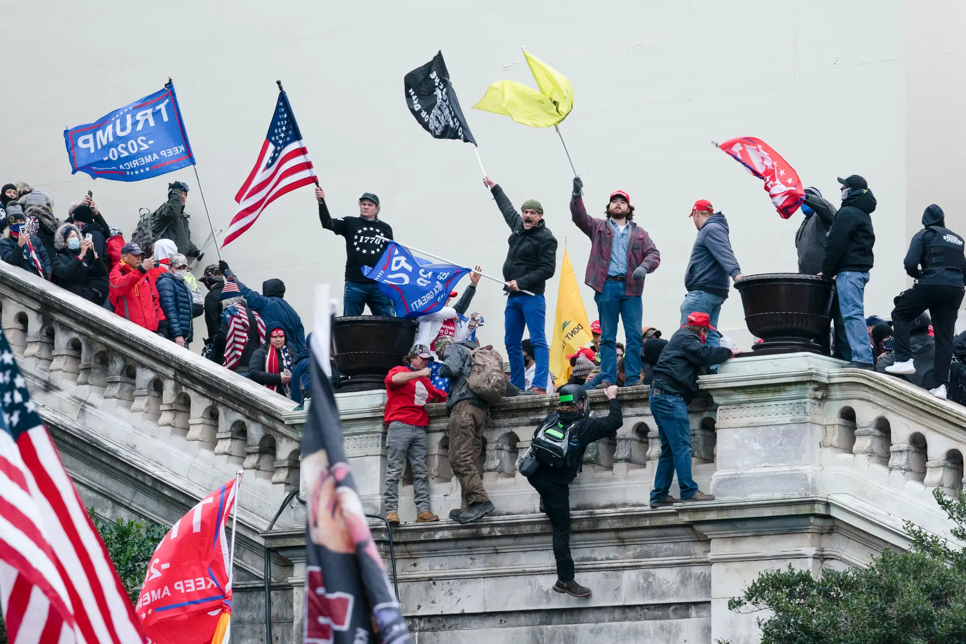 Propaganda de grupos supremacistas regista níveis históricos nos EUA
