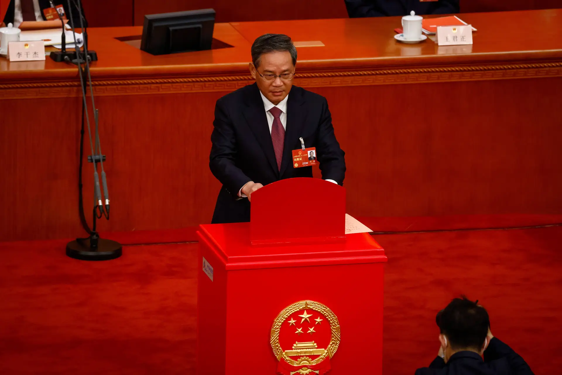 China elege novo primeiro-ministro Li Qiang