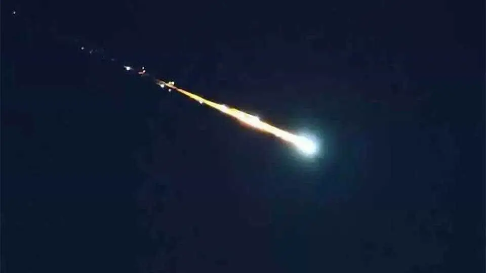 Bola de fogo rasga céu em Portugal