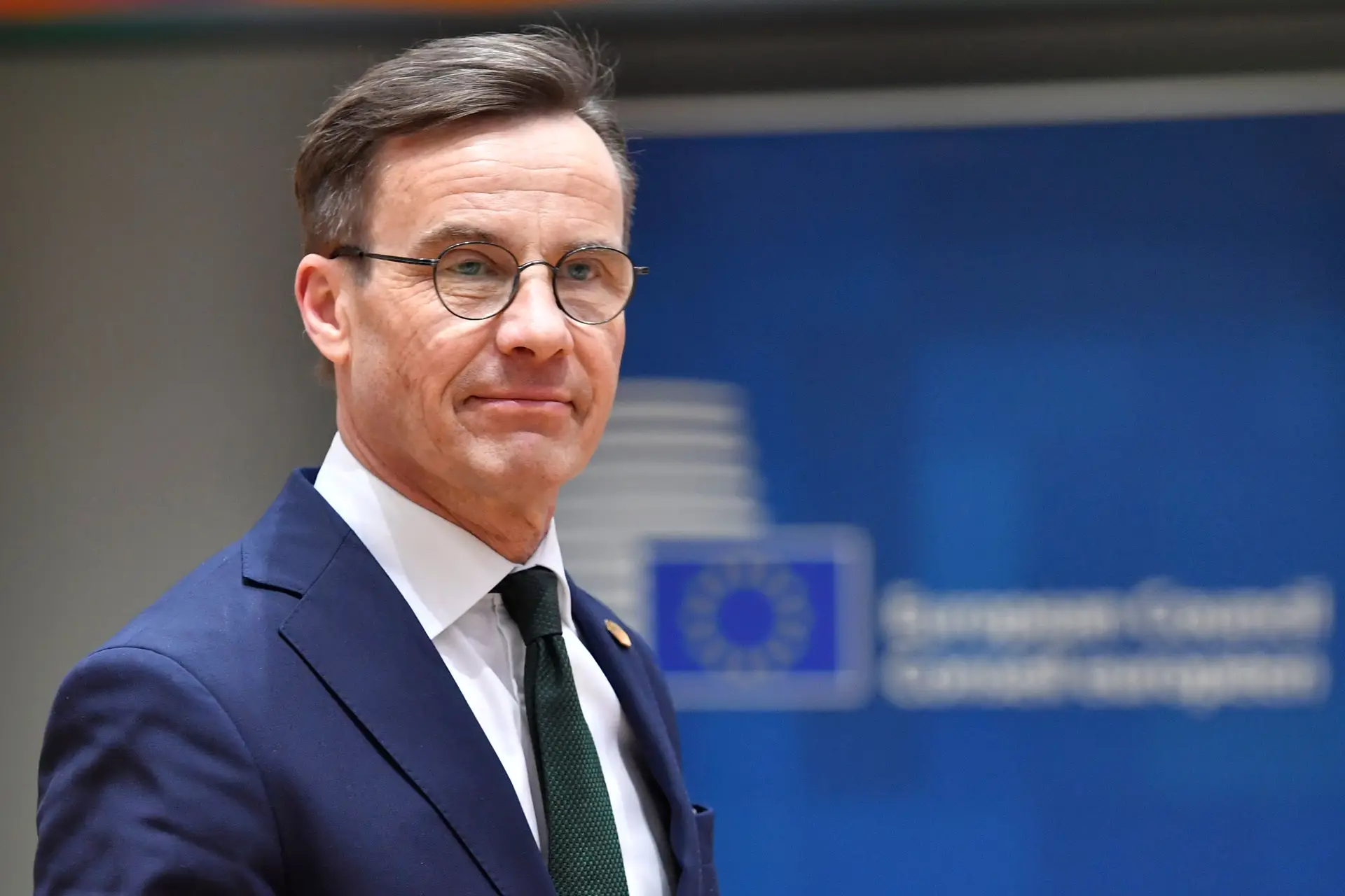 Ulf Kristersson na cimeira da UE no edifício do Conselho Europeu, em Bruxelas.