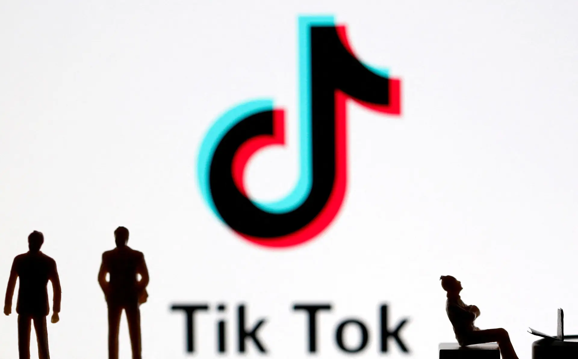 Bruxelas abre processo à TikTok por suspeita de falhas na proteção de menores